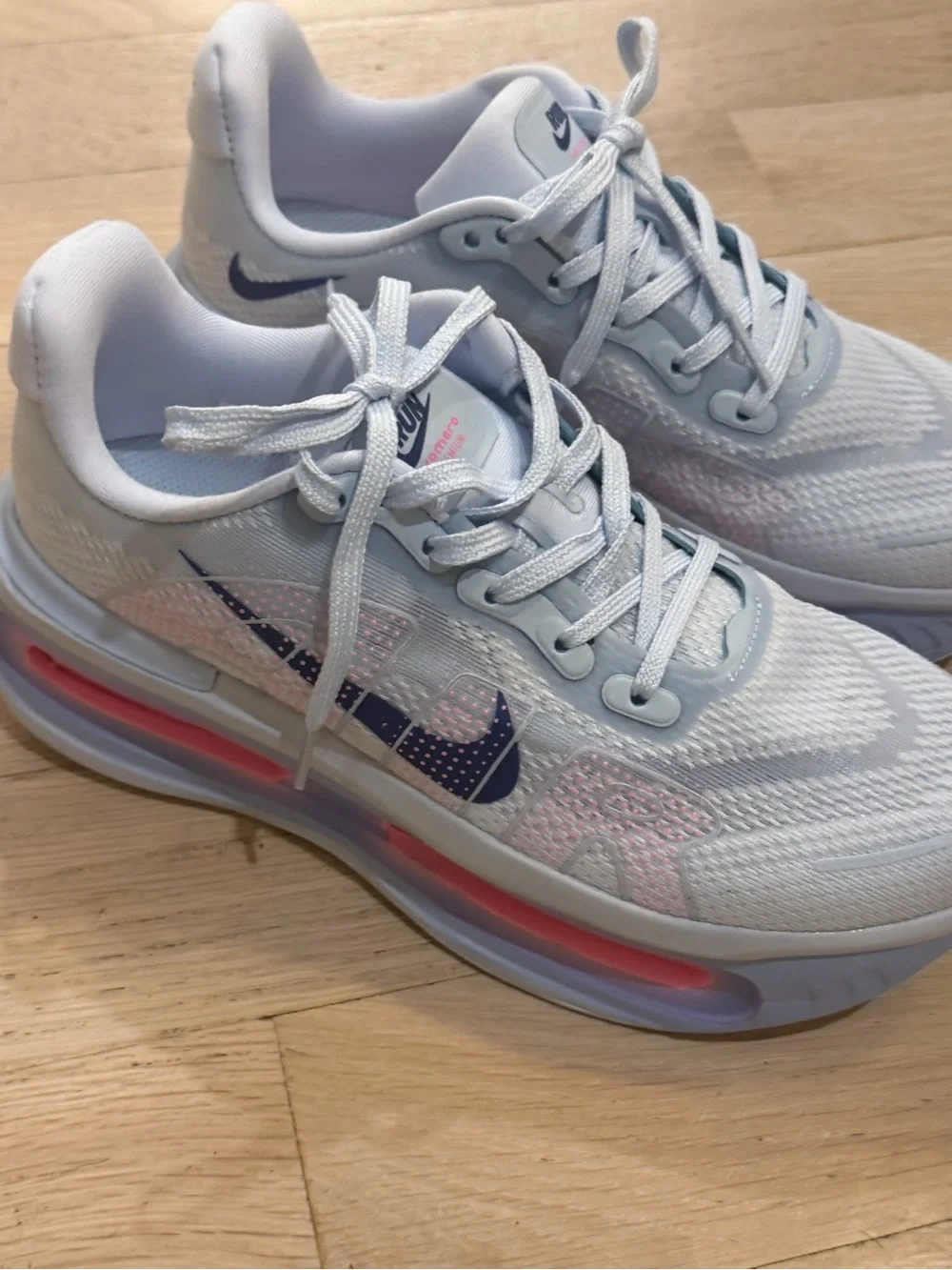 Nike Vomero Premium Air Max Lightweight Running Shoes — White with Pink Accent